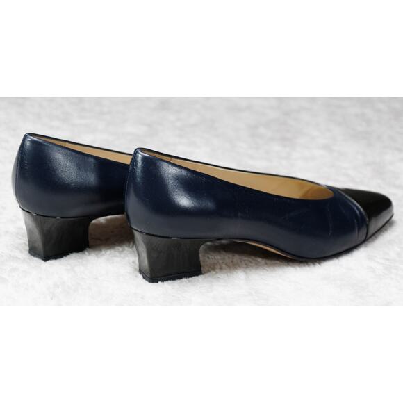 Etienne Aigner Vintage Ann Marie Navy and Black Toe Cap Pumps Womens Size 8.5 - Picture 12 of 16